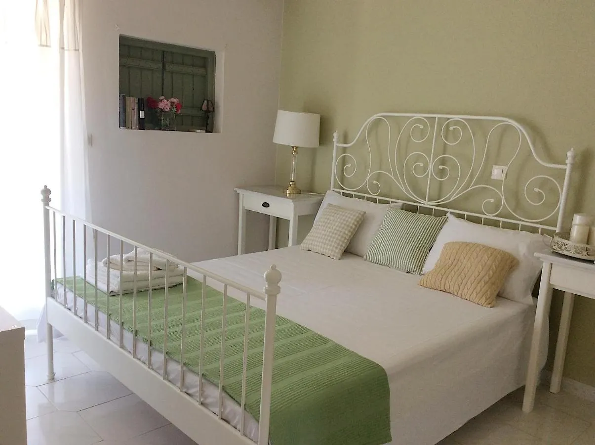 Kefalonia Apartments - Marias Studios - 2 Bedroom Apartment In Orchard, Spartia 0*, Spartia (Kefalonia)