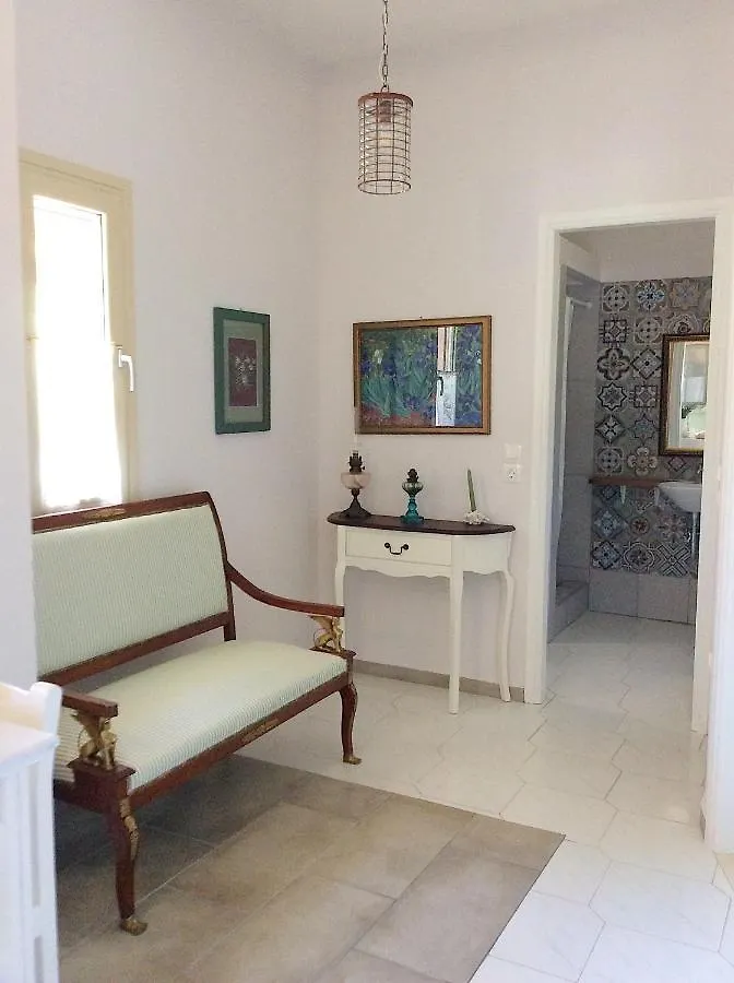Kefalonia Apartments - Marias Studios - 2 Bedroom Apartment In Orchard, Spartia