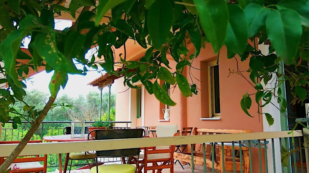 Kefalonia Apartments - Marias Studios - 2 Bedroom Apartment In Orchard, Spartia