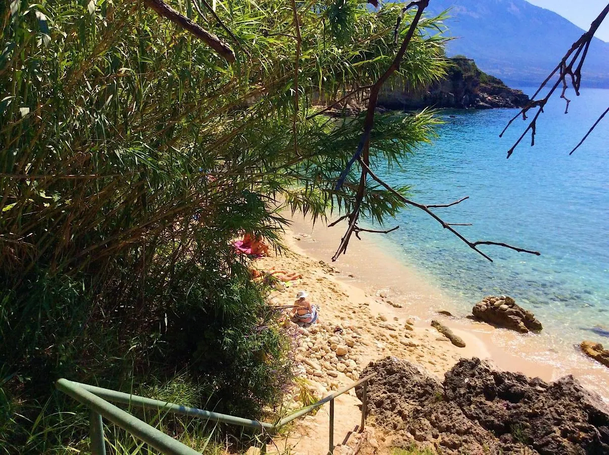 Kefalonia Apartments - Marias Studios - 2 Bedroom Apartment In Orchard, Spartia  Spartia (Kefalonia)