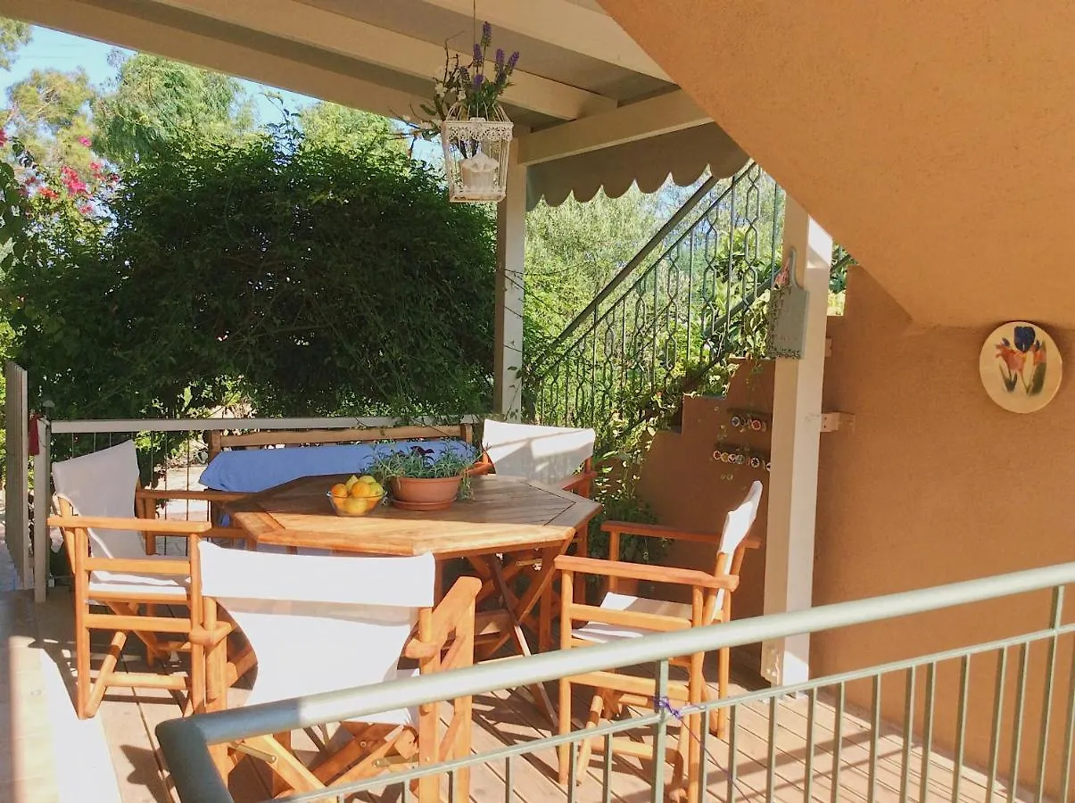 Kefalonia Apartments - Marias Studios - 2 Bedroom Apartment In Orchard, Spartia