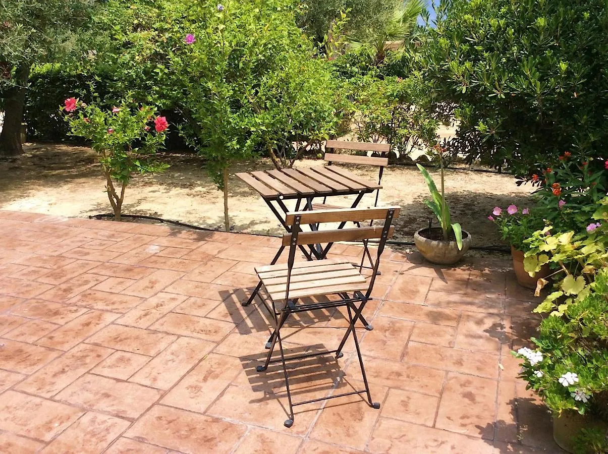 Kefalonia Apartments - Marias Studios - 2 Bedroom Apartment In Orchard, Spartia